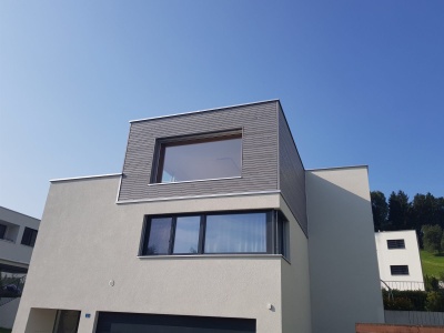 2016 Aufstockung Einfamilienhaus in Zuzwil (Kunststoff-Schiebetüre)